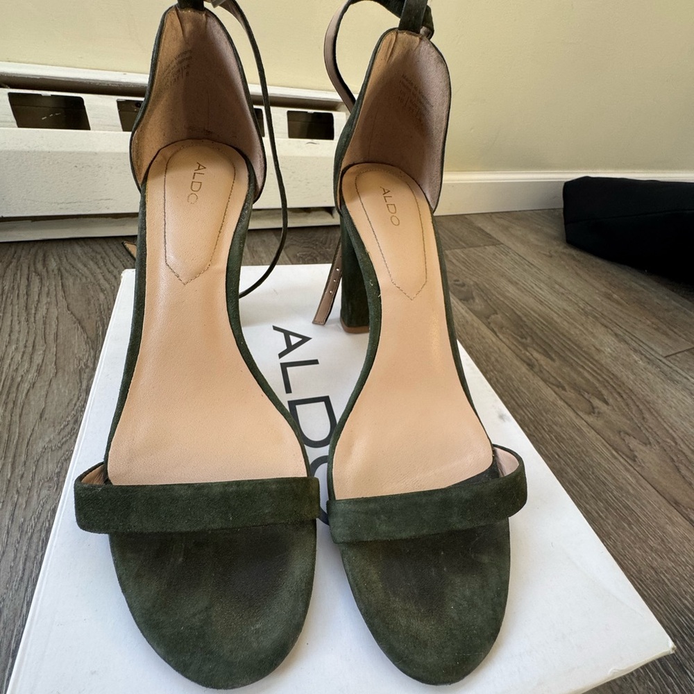 ALDO OLIVE GREEN HEELS